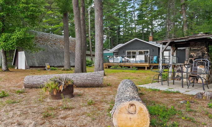 Killaloe House | Whispering Pines Lakefront Haven