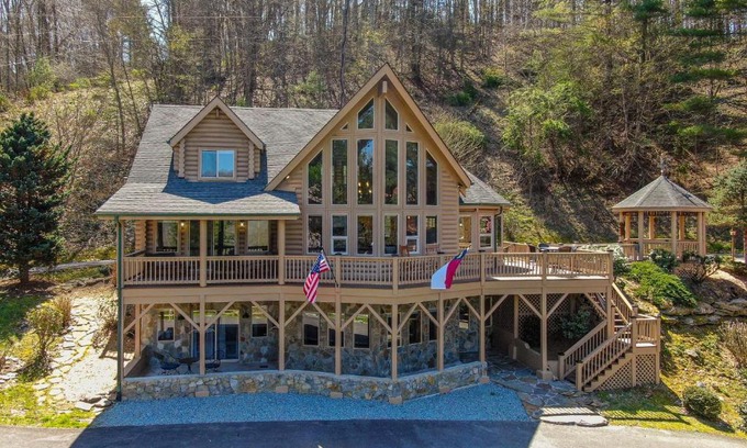 Sugar Grove House | Whispering Willow
