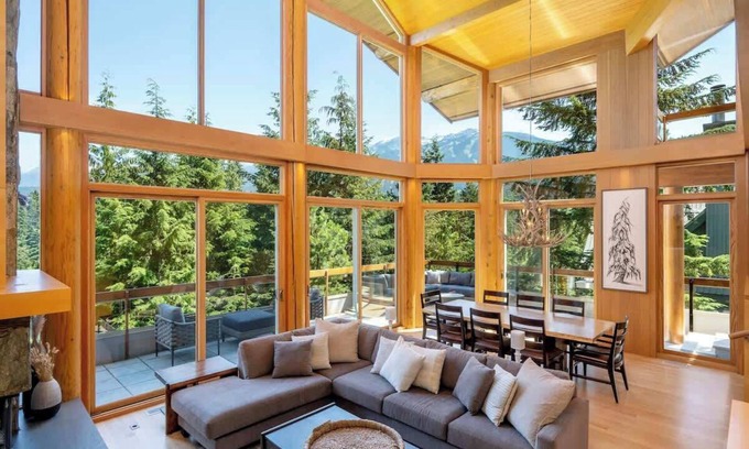Blueberry Hill House | Whistler Townhouse: Mtn Views, Hot Tub, Fireplace!