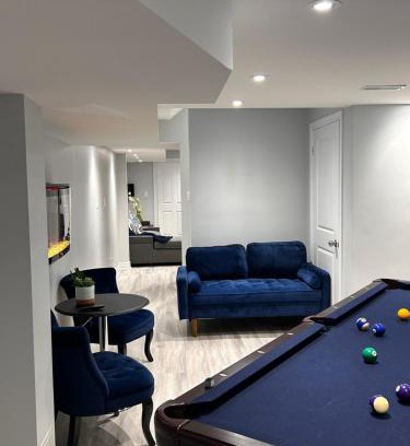 Whitby House | Whitby Hideout - 3BR, 5BD, 3WR, Pool Table, Sauna