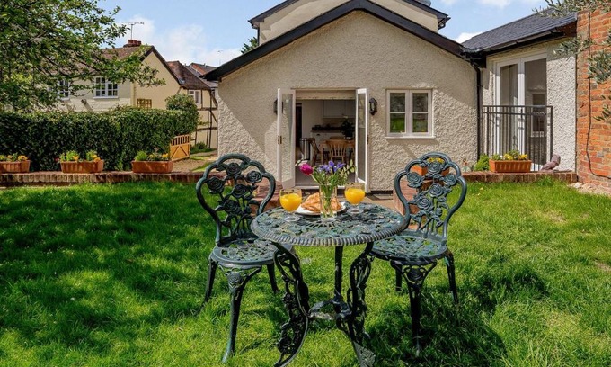 Whitchurch House | Whitchurch Cottage