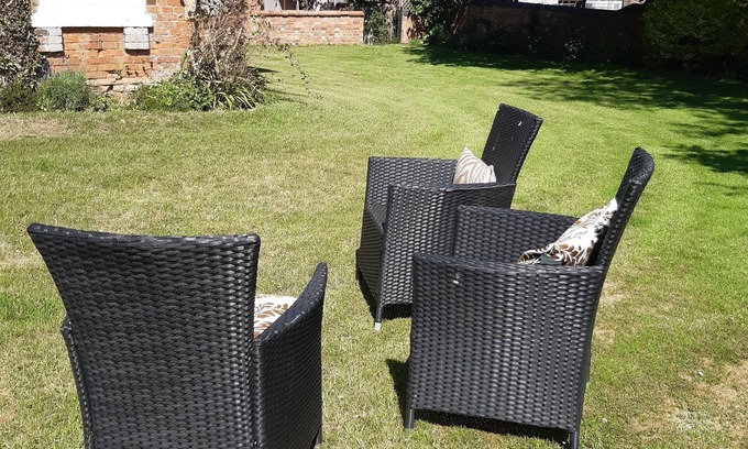 Quedgeley House | Whitchurch Farm Guesthouse