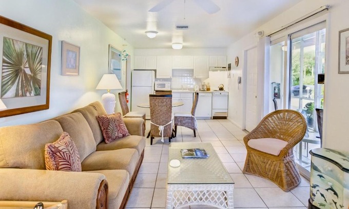 Sanibel House | White Caps 1
