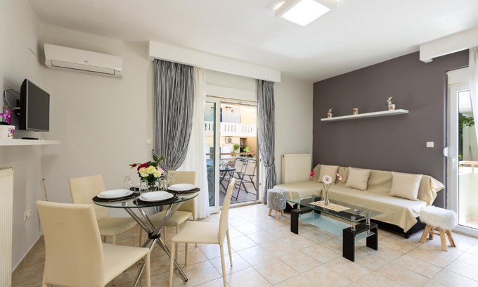 Rethymno Apartment | White Coral