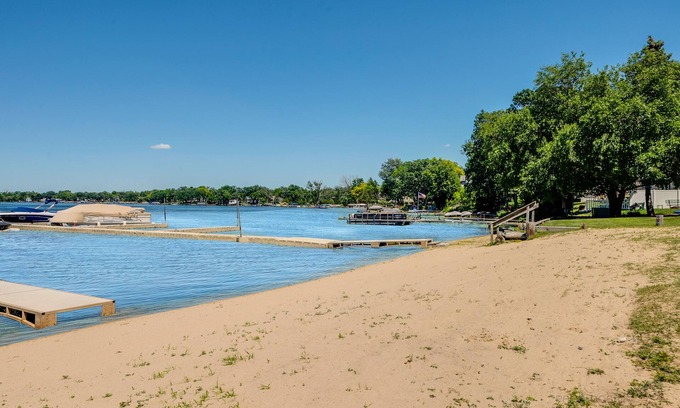 Lake Catherine Cottage | White House, Amazing Cottage, Lake Front, That Sleeps 34!