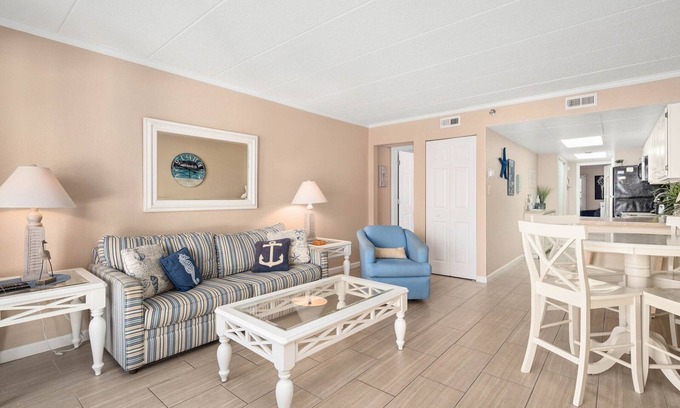 Ocean City Condo | White Marlin - Adorable bayfront condo. downtown OC with outdoor pool