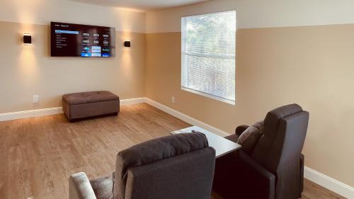 Truckland House | White Orchid Apartments