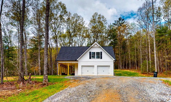 Blairsville House | White Owl Cottage