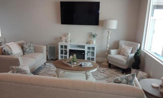 Washington County Villa | White Rocks-4beds, 3bath,hot tub