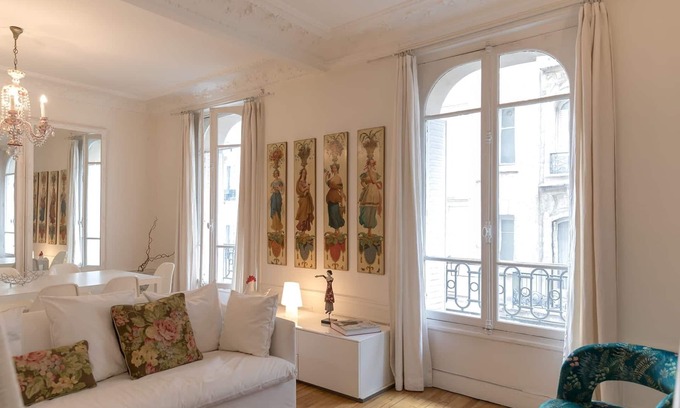 Montmartre Apartment | White Sacré Character, Light & Local Rhythm 2-Bedroom in Montmartre