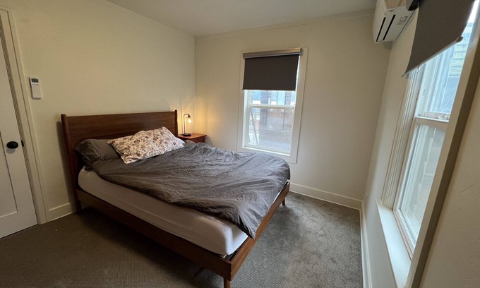 White Salmon House | White Salmon Chalet 1 block from downtown
