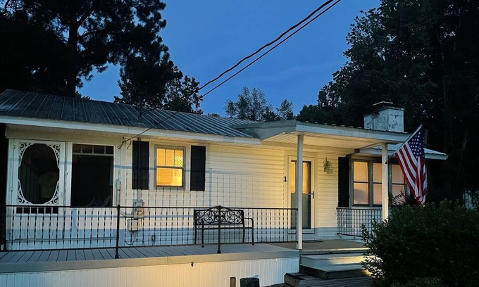Springville House | White Springs by Overland Cove 150 yds Ky Lake, Pet Friendly, Kayak friendly♥☚