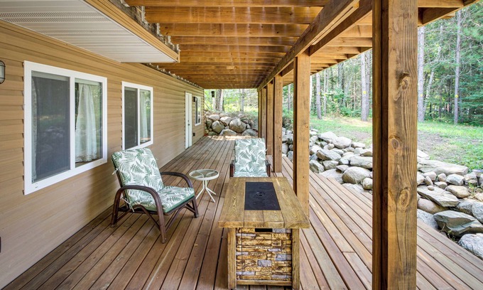 Bigfork Cottage | White Swan Lake Home Near Hiking & Snowmobiling!