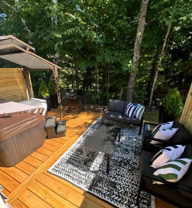 Thornton Apartment | WhiteMountains Ski, Hike & Relax Retreat. 4