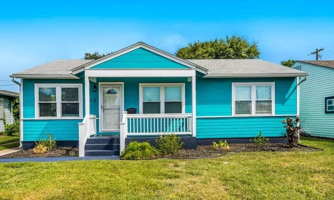 Galveston House | Whiting Island - 3BR close to beach w/ hot tub