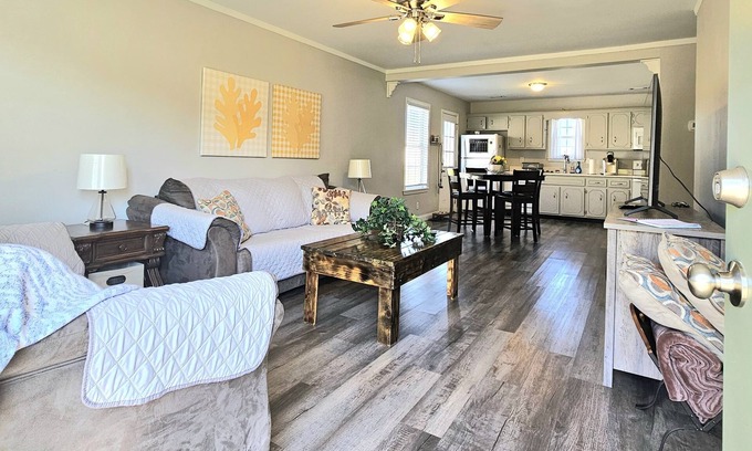 Christian County House | Whole House- 3rm + Fenced Yard. 2 Turns to Post!
