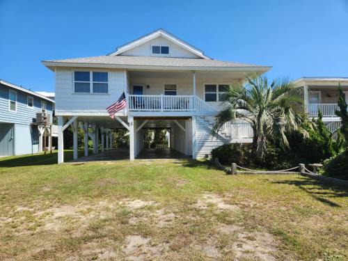 Ocean Isle Beach House | WHOLE HOUSE - Short walk to the beach