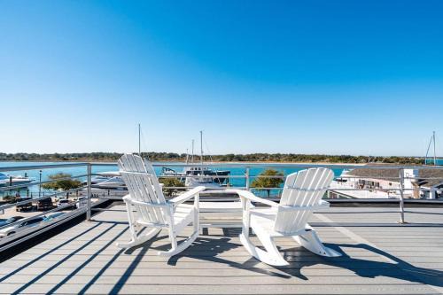 Morehead City House | Why Knot Getaway…Rooftop with WaterView! Unit F