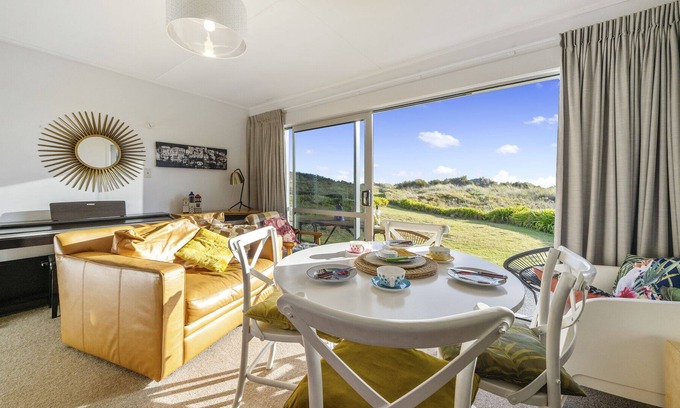 Waitarere Beach House | Wicks Whanau - Waitarere Beach Holiday Home