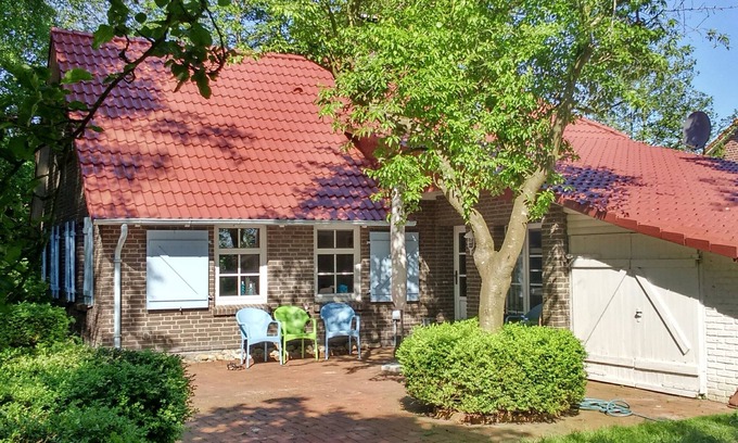 Hagermarsch House | Wide country . clear air . Far away from the hustle and bustle and noise . vacation in a country house