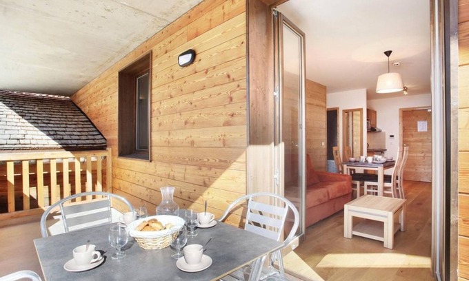 La Clusaz Apartment | Wifi, 50m from ski slopes, fitness, sauna, hammam, parking, tv, ski locker, 33-38m², La Clusaz