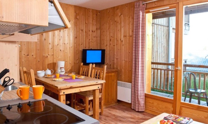 La Feclaz Apartment | Wifi, Ground floor, fitness, swimming pool, sauna, terrace, balcony, parking, ski locker, 56m²