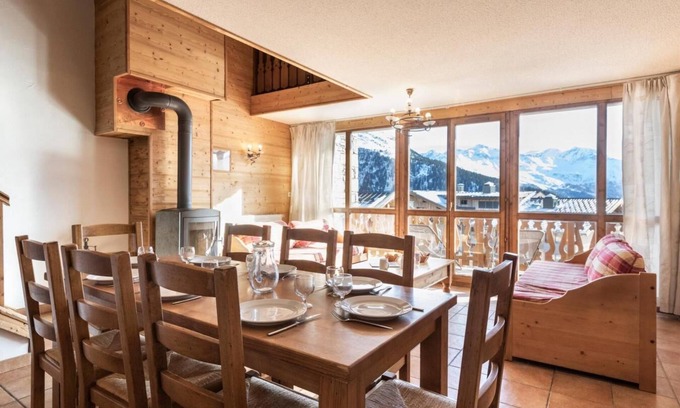 Les Eucherts Apartment | Wifi, ski-in/ski-out & foot of the slopes, swimming pool, sauna, hammam, balcony, fireplace or stove