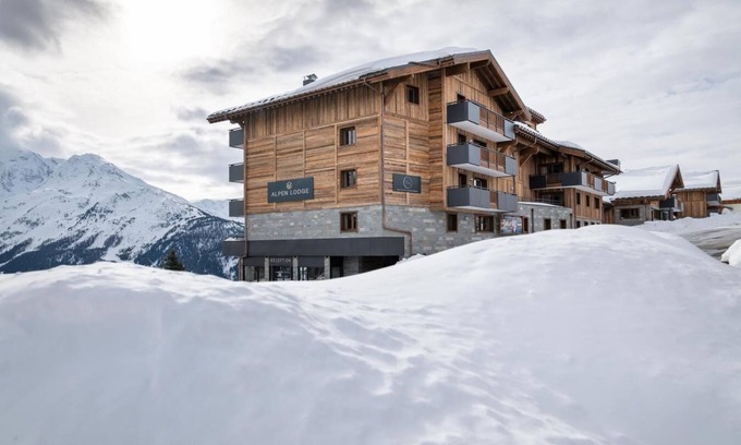 Les Eucherts Apartment | Wifi, ski-in/ski-out & foot of the slopes, fitness, swimming pool, balcony, parking, tv, ski locker