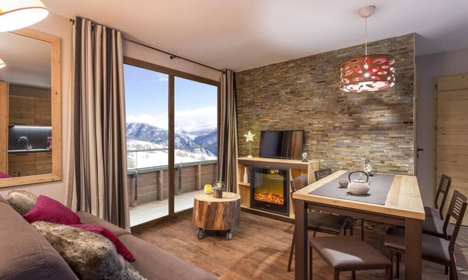 Les Boisses Apartment | Wifi, ski-in/ski-out & foot of the slopes, fitness, swimming pool, balcony, tv, ski locker, 40-47m²