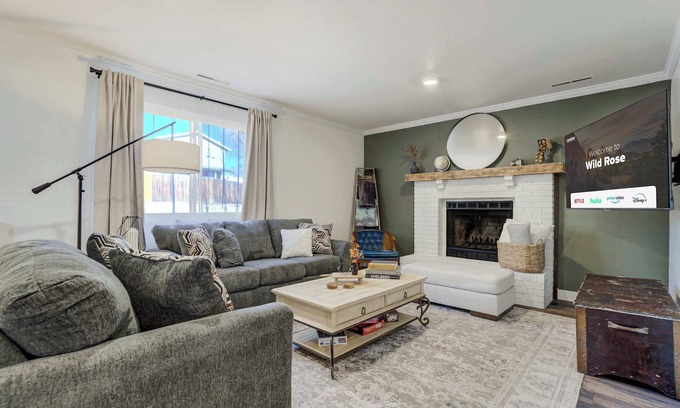 Cheyenne Meadows House | Wild Rose! Outdoor Retreat with BBQ & Fire Pit