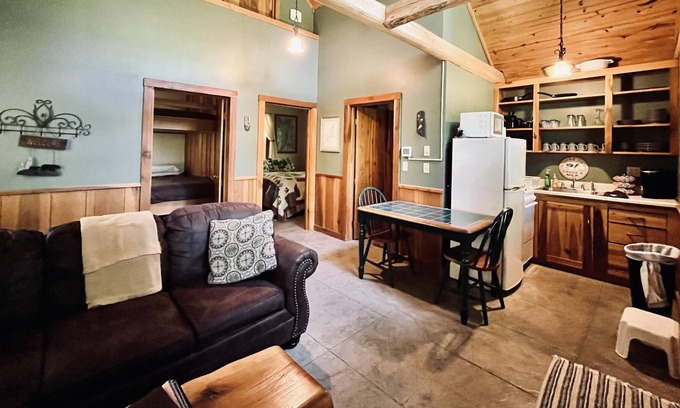 Cadiz Cabin | Wilderness Retreat