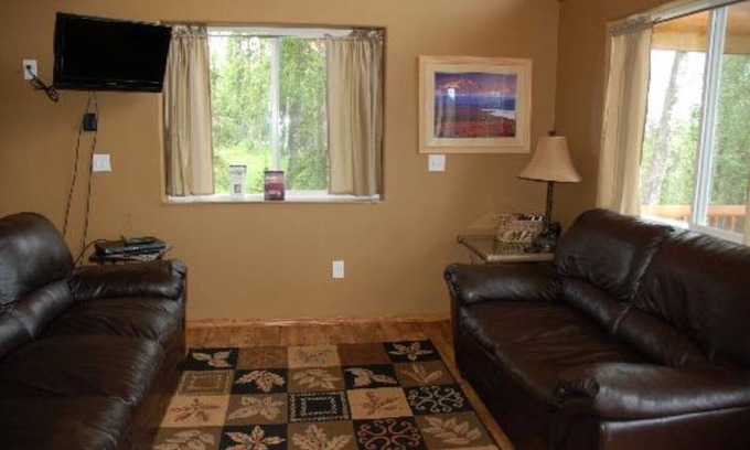 Soldotna Ski Chalet | Wilderness setting yet only minutes from Soldotna Alaska and Kenai River