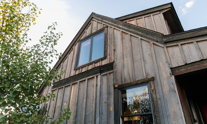 Moab Cabin | Wildflower Cabin @ Whispering Oaks, 20 miles from Moab!
