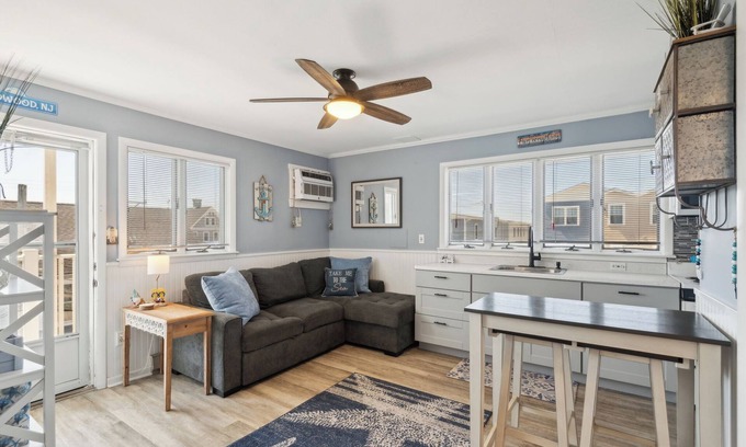 Cape May - Wildwood Condo | Wildwood: 2BR Condo, WiFi, AC, Parking - Fireworks, Walk to Everything, Sleeps 8