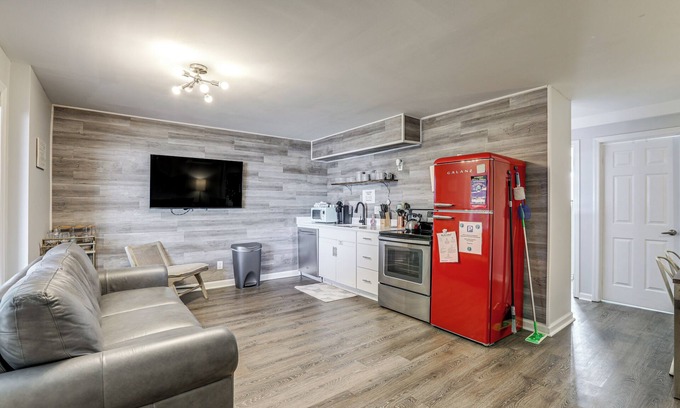North Wildwood Condo | Wildwood Condo: Community Pool, Walk to Beach!
