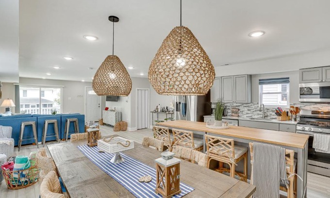 Wildwood House | Wildwood Home with Deck - Walk to Beach and Boardwalk!