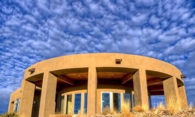 Youngsville House | *WILL TAKE YOUR BREATH AWAY* 360 Degree Views of Abiquiu Lake & Ghost Ranch
