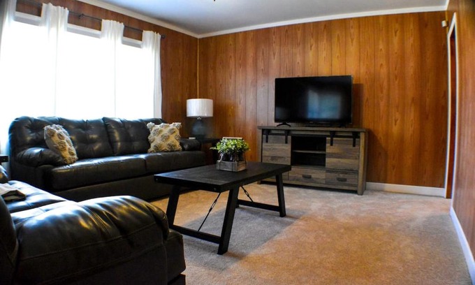 Fayetteville House | Williamsburgh Place
