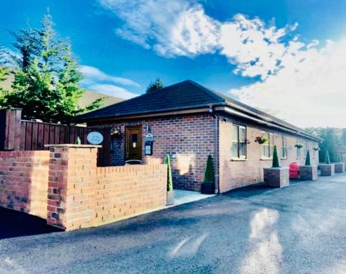 York House | Willow Cottage with Hot tub