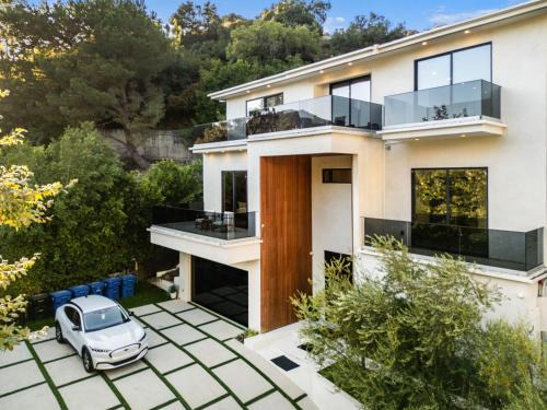 Laurel Canyon Villa | Willow Glen 2