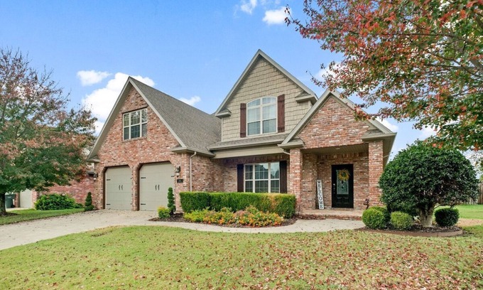 Fayetteville House | Willow Tree Retreat - 10 min to U of A