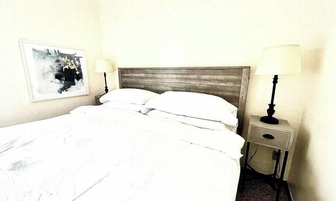 Marquette Apartment | Willy St Apt Pets and Parking free.Fully Furnished
