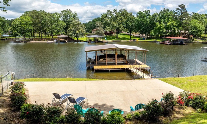 Rockwell Condo | Winchester Point | Family-Friendly Getaway W/Outdoor Spaces | Lakeside Patio and Private Boat Dock