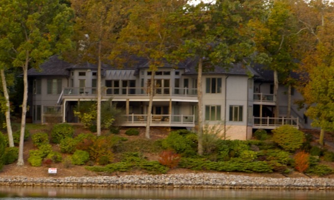Huddleston House | Wind Family Estate-7000sq feet with 7 flex rooms!