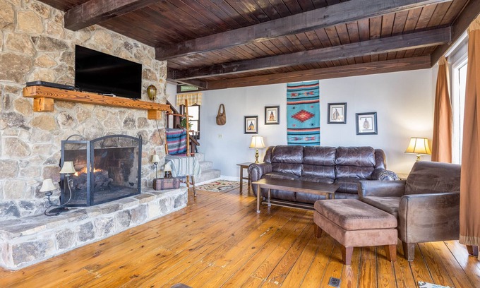 Helen Cabin | Windancer Lookout – 3rd Night Free! See Details Below