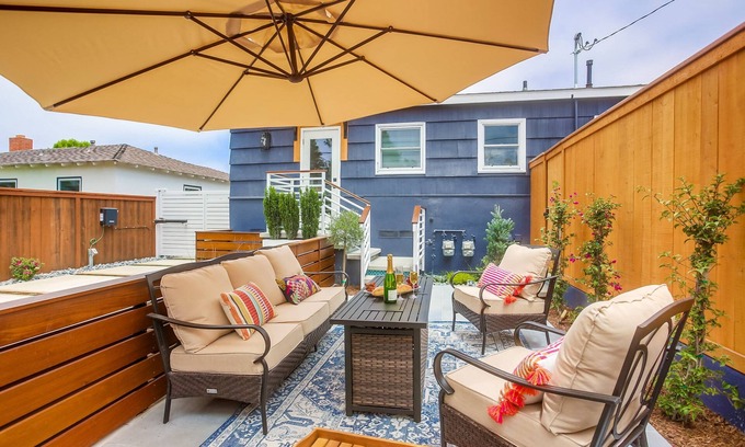 Beach Barber Tract Cottage | Windansea Retreat - beautifully renovated 1 bedroom cottages, walk to the beach