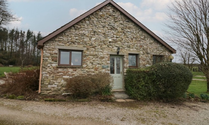Penrith Cottage | WINDER GHYLL, pet friendly, with a garden in Askham, Cumbria