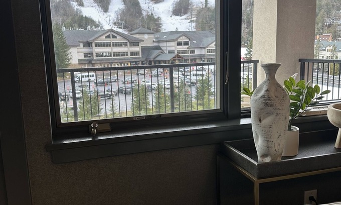 Windham Condo | Windham ski in-out condo, luxury 2000+ sf modern 5BR, hot tub, pool, boot room+