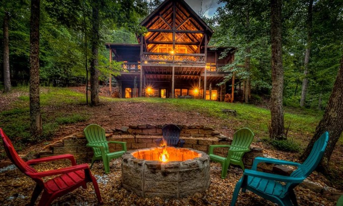 Cherry Log House | Winding Log Ridge