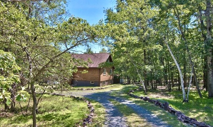 Albrightsville Ski Chalet | Winding Way Chalet.